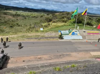 Fluxo migratório na fronteira com a Venezuela cai pela metade em 2026