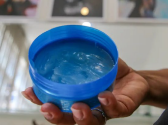 Anvisa apresenta dicas de segurança no uso de pomadas e pastas modeladoras para cabelos