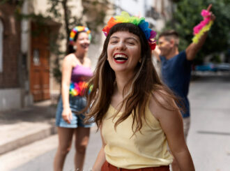 Serasa: 74% dos brasileiros consideram alto o risco de sofrerem golpes e fraudes durante Carnaval