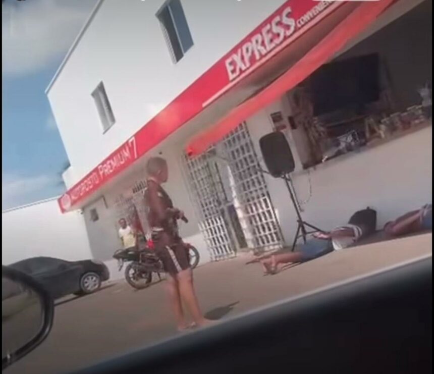 Policial de folga impede dois homens de cometer  assalto em conveniência no Asa Branca