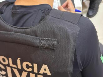 Idoso investigado por estuprar crianças da família é preso com imagens de abuso sexual infantil e posse irregular de arma fogo