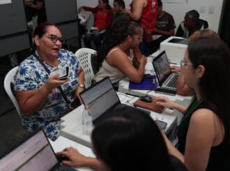 DPE-RR ajuda ribeirinha a recuperar certidão de nascimento após anos tentando emitir o documento