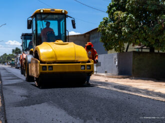 Boa Vista: ruas do bairro Tancredo Neves e Liberdade recebem serviço de recapeamento