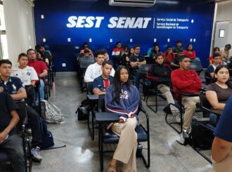 Sest Senat realiza curso para 40 jovens aprendizes contratados por empresas do setor de transporte