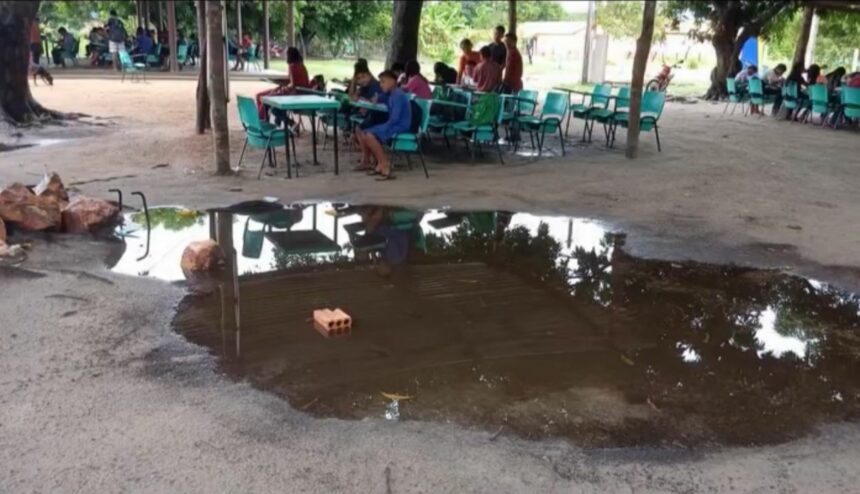 Pais de alunos da escola Índio Macuxi voltam a denunciar condições precárias na unidade