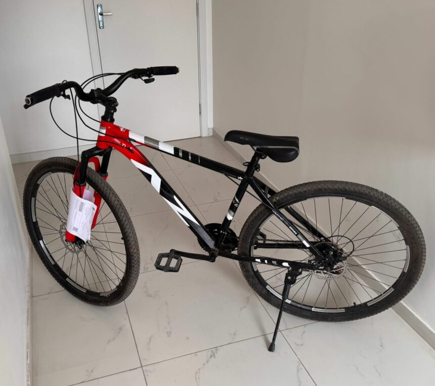 Polícia Civil tenta localizar dono de bicicleta recuperada no bairro Liberdade