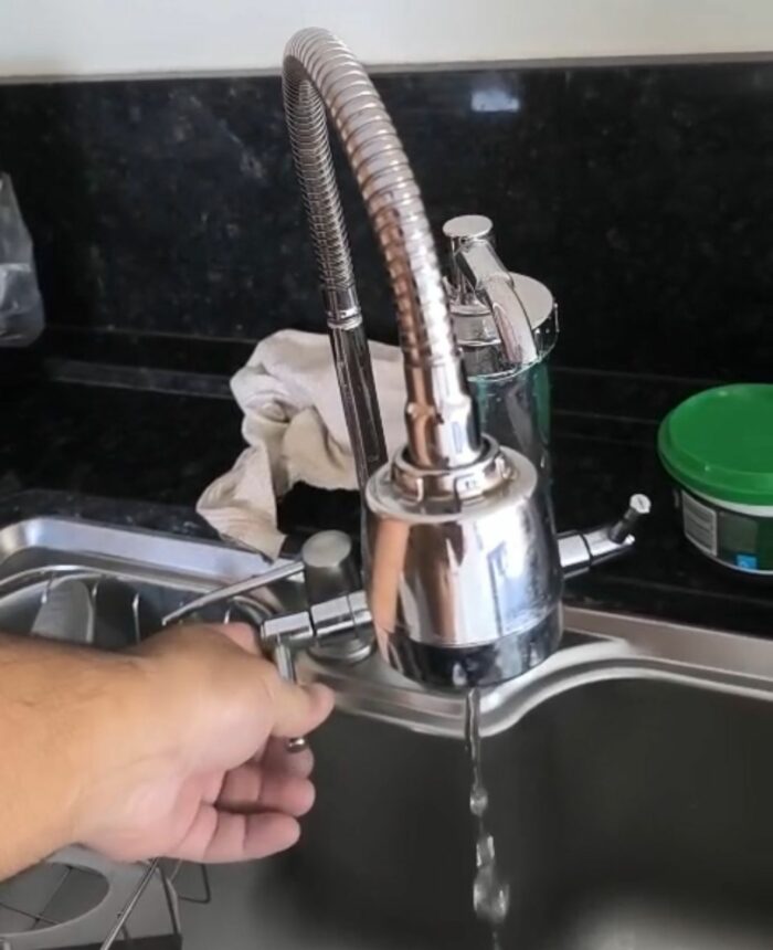 Morador denuncia constante falta de água e baixa pressão nas torneiras no Silvio Leite