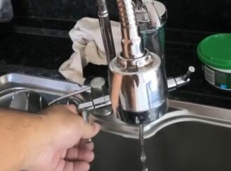 Morador denuncia constante falta de água e baixa pressão nas torneiras no Silvio Leite