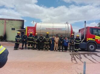 Bombeiros da Guiana ajudam a controlar incêndio em Bonfim