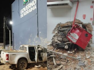 Motorista bêbado atravessa muro e invade prédio da Segurança Pública em Boa Vista; veja vídeo