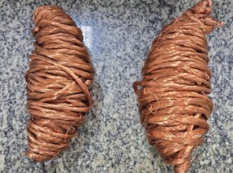 Jovem é preso com rolos de fio de cobre no Cantá