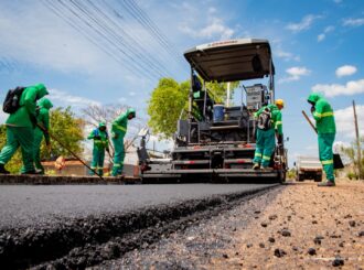 Boa Vista: bairro Caçari recebe 4,5 km de novo asfalto com serviço de recapeamento