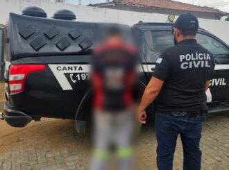 Homem é preso após estuprar neta da companheira no Cantá