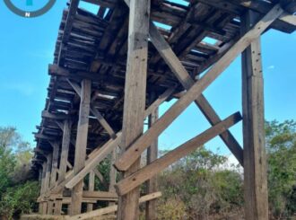 Ponte em péssimas condições coloca em risco a segurança dos moradores da Vila Vilhena em Bonfim