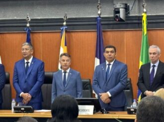 Denarium renuncia e Edilson Damião é empossado