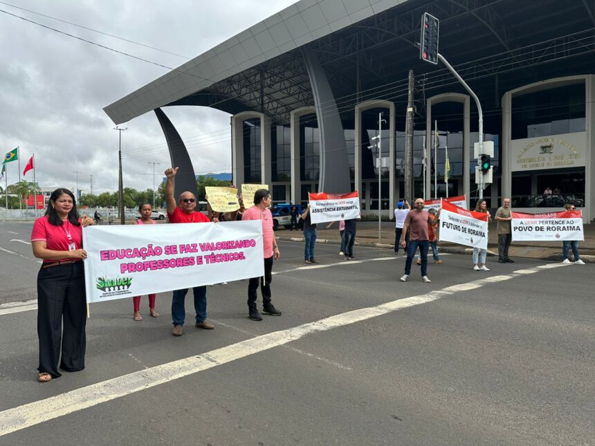 Servidores de RR paralisam atividades e pressionam Governo do Estado por reajuste salarial de pelo menos 11%