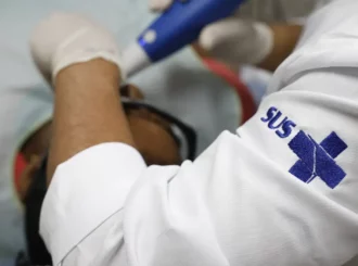 Mulheres vítimas de violência terão acesso a reconstrução dental pelo SUS