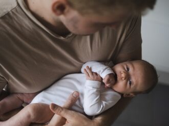 Lula sanciona lei que amplia licença-paternidade