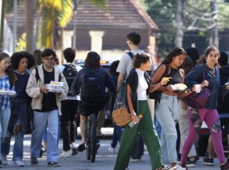 Meninas são as maiores vítimas de bullying nas escolas, aponta IBGE