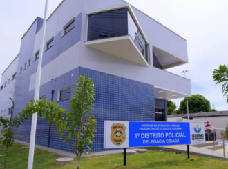 Homem é conduzido à delegacia após menina de 12 anos relatar que ele ofereceu dinheiro para ‘ficar’ com ela