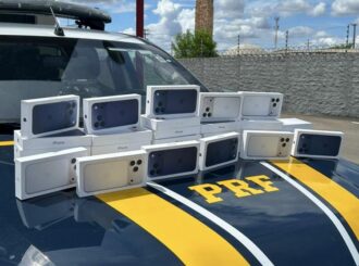 PRF apreende iphones e ciclomotores na BR-401