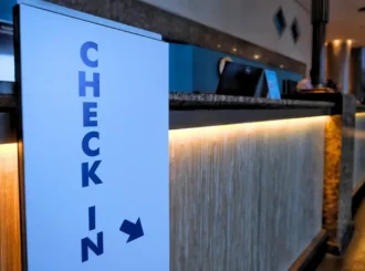 Hospedagens têm até amanhã para adotar check-in digital