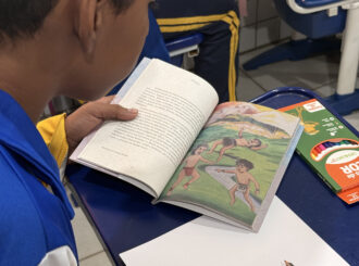 Projeto Aichan leva livro de contos infantis indígenas para escolas em dez municípios de Roraima