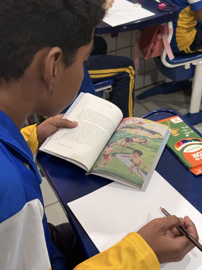 Projeto Aichan leva livro de contos infantis indígenas para escolas em dez municípios de Roraima