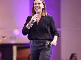 Atriz Giovanna Antonelli ministra palestra em evento gratuito do Sebrae em Boa Vista