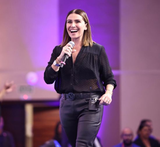 Atriz Giovanna Antonelli ministra palestra em evento gratuito do Sebrae em Boa Vista