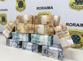 Homem é preso pela PF com R$ 1 milhão dentro de mochila