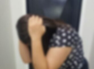 Filha agride mãe com soco no rosto durante discussão em Boa Vista