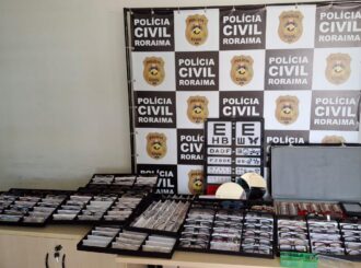 Falsos médicos oftalmologistas são presos por realizar exames de vista ilegais dentro de igreja no interior de Roraima