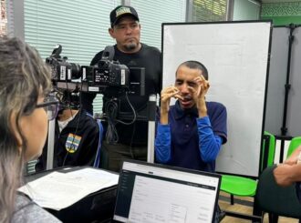 Família consegue documentos e atendimento para filhos na Carreta dos Direitos em Alto Alegre