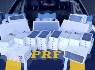 PRF apreende em Boa Vista mais de 50 iPhones e MacBooks comprados na Guiana; material foi avaliado em R$ 600 mil