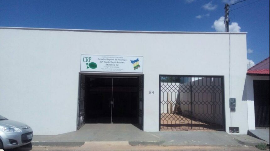 Conselho vai apurar conduta de psicólogo preso por suspeita de transferir R$ 3 mil de idosa atendida em CRAS de Caroebe