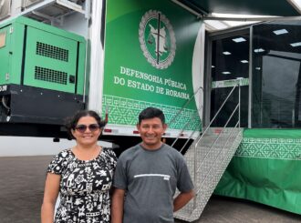 Após 16 anos juntos, casal oficializa união estável na Carreta dos Direitos em Bonfim