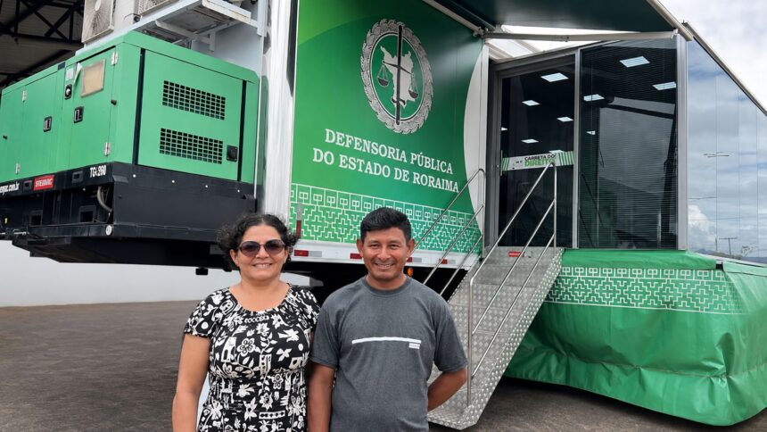 Após 16 anos juntos, casal oficializa união estável na Carreta dos Direitos em Bonfim