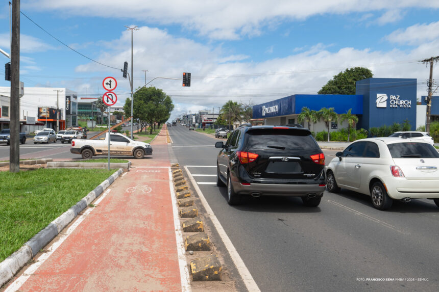 Semáforo é instalado no cruzamento da Av. Ville Roy com a Rua Pedro Teixeira e amplia segurança de condutores na capital
