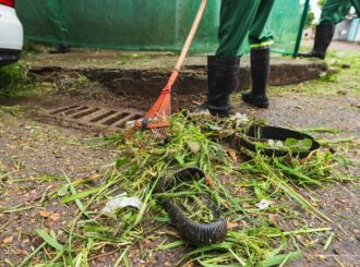 Com avanço das chuvas, Boa Vista intensifica limpeza de bocas de lobo para evitar alagamentos na capital