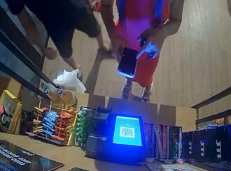 Quatro jovens são identificados por furto em mercado autônomo 24 horas