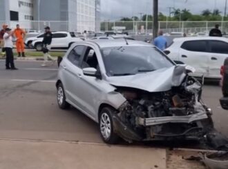 Motorista tem mal súbito, perde o controle da direção e atinge carros em frente ao HGR