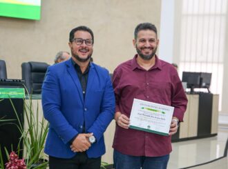 Jornalista Romano dos Anjos recebe título de Honra ao Mérito da Câmara de Boa Vista