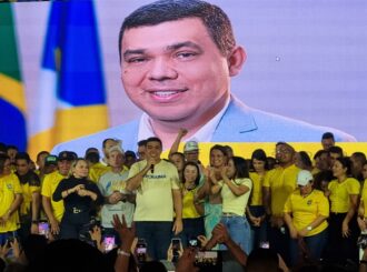 Sampaio lança candidatura ao Governo com Tayla Perez como vice