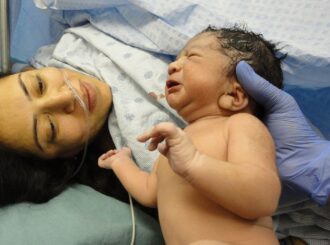 Mortalidade materna: Brasil ainda perde centenas de mulheres por ano