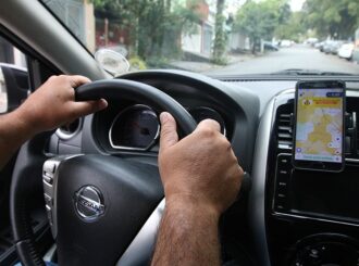 Motoristas de aplicativo e taxistas terão linha de crédito para compra de veículos novos