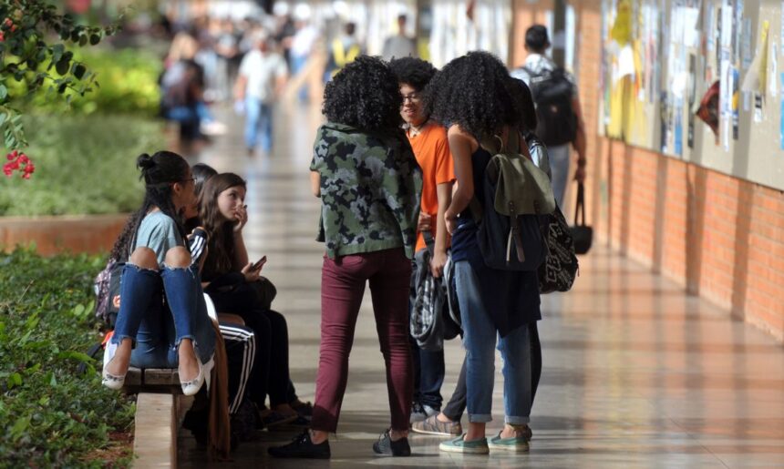 Brasil tem índice de desenvolvimento humano “muito alto” pela 1ª vez