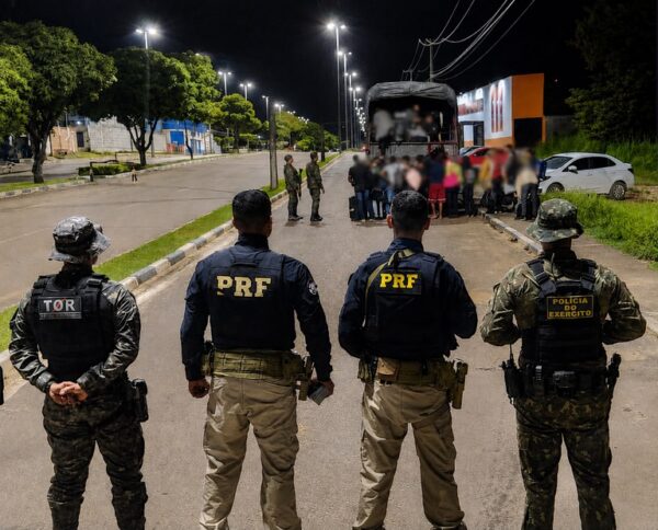 Mais de 40 cubanos são resgatados no Cantá enquanto atravessavam ponte a pé em direção a Boa Vista