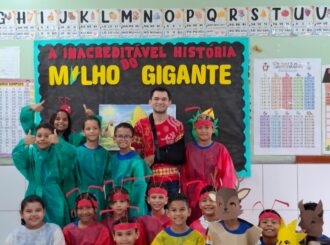 ‘Literatura a Caminho’ encerra edição 2026 com encontro entre Aldenor Pimentel e alunos em Boa Vista