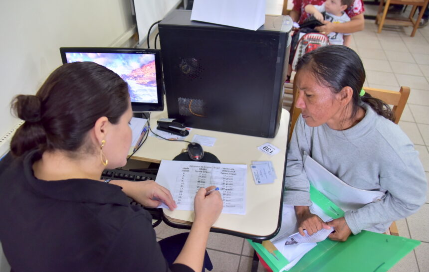 Escolas estaduais reabrem pré-matrículas para EJA